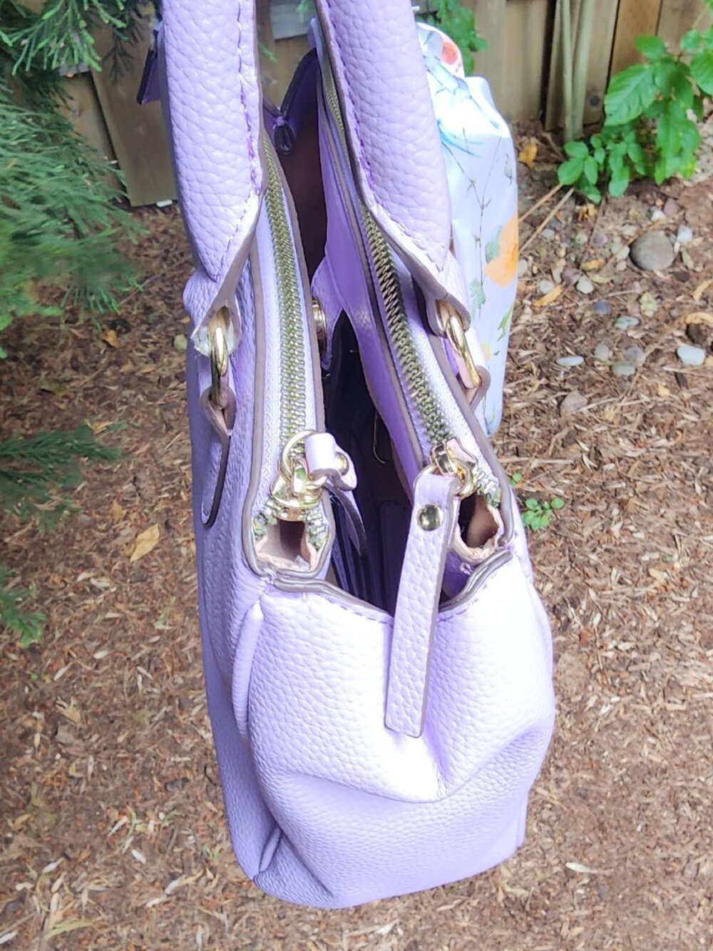 EUC Lilac Nanette Lepore handbag ๐ Shoulder purse combo - Picture 7 of 11